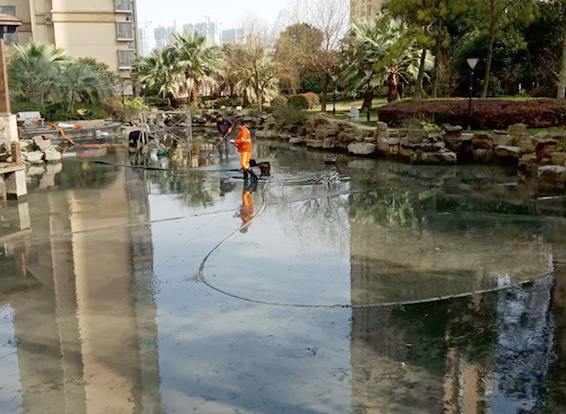 双河景观池淤泥清理